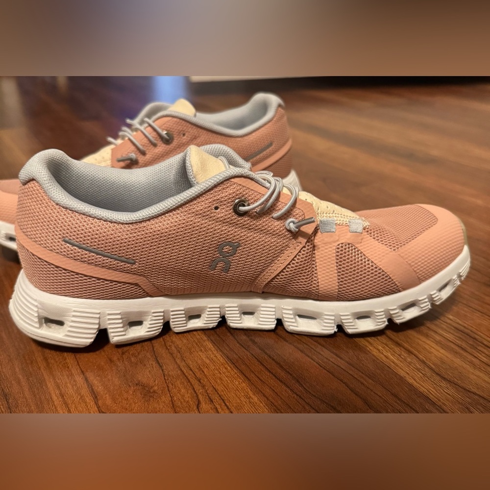 On cloud - Picture 3 of 7